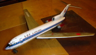 ブリキ飛行機
